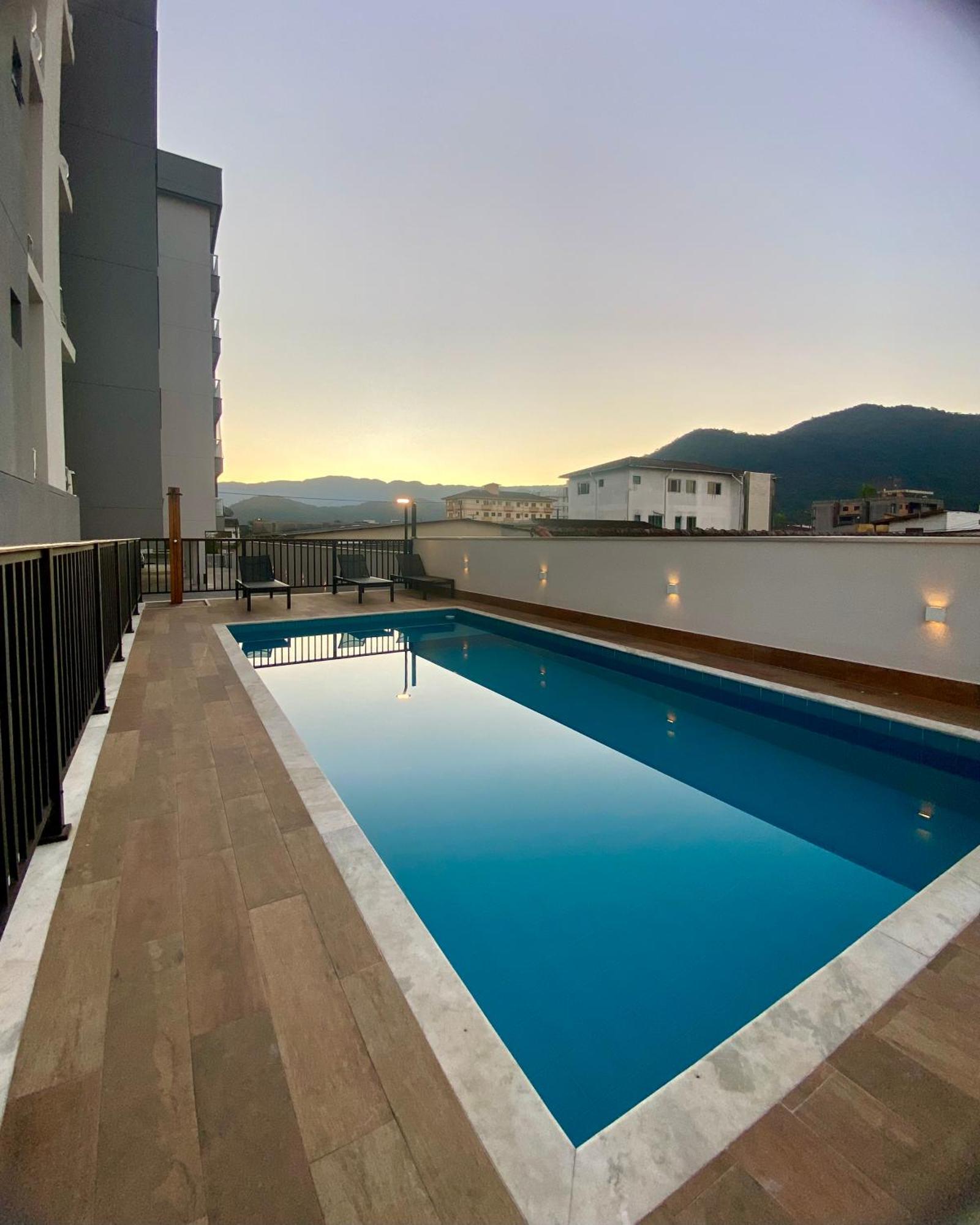 Ap No Centro Piscina E Churras Убатуба Екстериор снимка